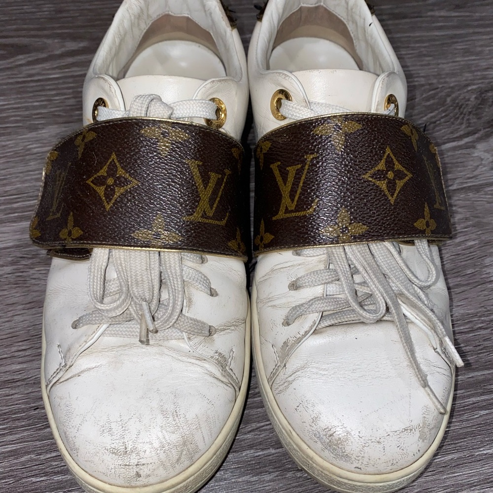 Louis Vuitton Sneakers: AUTHENTIC